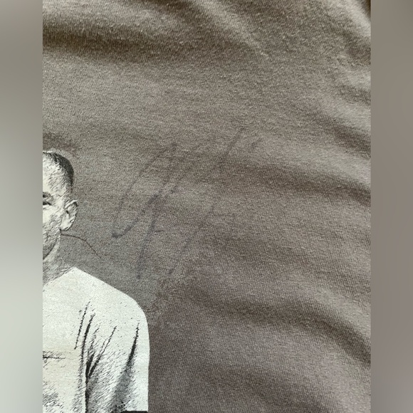 🤎Gray Short Sleeve Graphic Tee - Picture 2 of 2